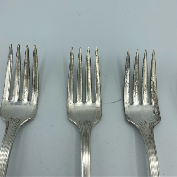 WM Rogers Mfg Co IS  1933 Fidelis Pattern 3 Grille Forks 1 Teaspoon Silverplate - Picture 3 of 7